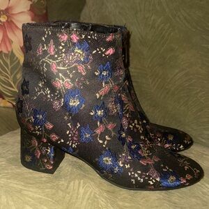 Unisa Embroidered Ankle Boots